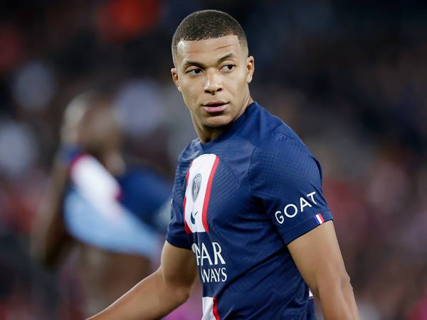 Cầu thủ bóng đá Mbappe: Từ cậu bé trẻ trâu đến siêu sao thế giới Cầu thủ bóng đá Mbappe: Từ cậu bé trẻ trâu đến siêu sao thế giới