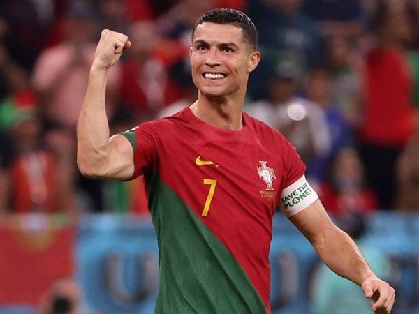 Cầu thủ bóng đá Ronaldo - Truyền kỳ về huyền thoại làng bóng đá Cầu thủ bóng đá Ronaldo - Truyền kỳ về huyền thoại làng bóng đá