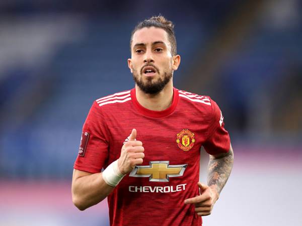Alex Telles trong màu áo CLB MU