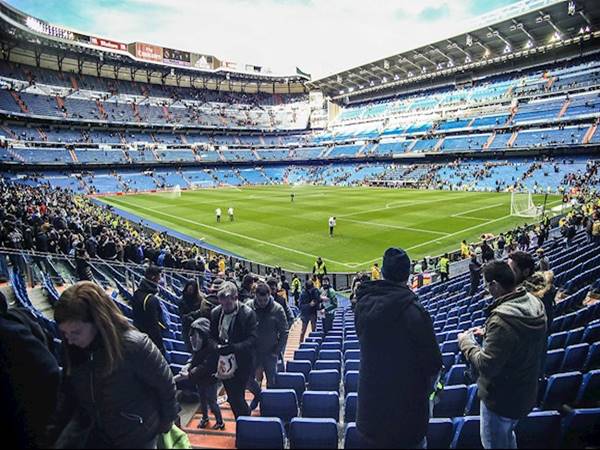 Sân vận động Santiago Bernabeu nhìn từ hướng Tây Nam Sân vận động Santiago Bernabeu nhìn từ hướng Tây Nam