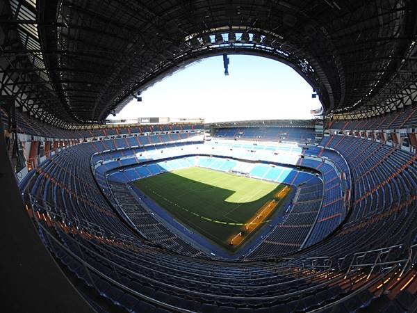 Toàn cảnh SVĐ Santiago Bernabeu Toàn cảnh SVĐ Santiago Bernabeu