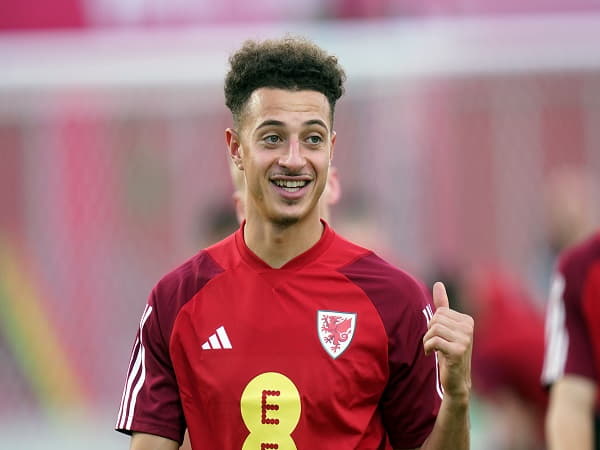 Ethan Ampadu là ai?