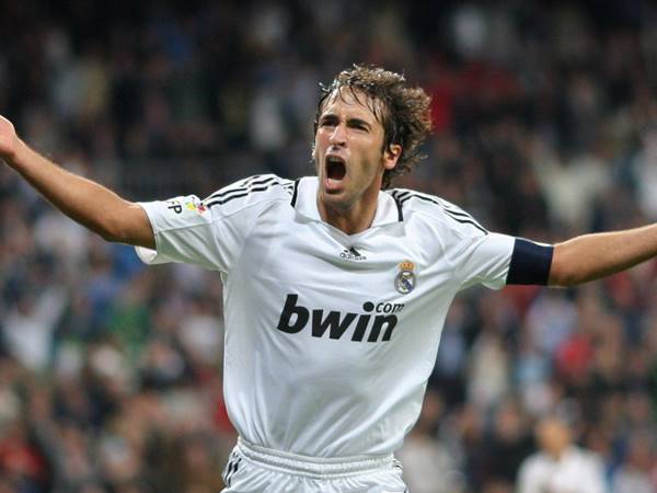 Raul Gonzalez ghi bàn hàng đầu tại La Liga