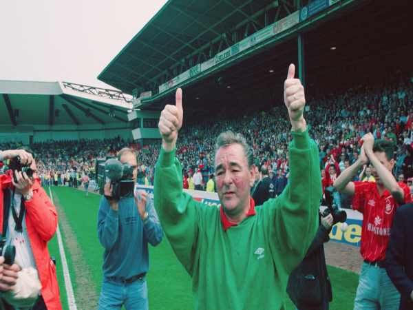 Huấn luyện viên Brian Clough