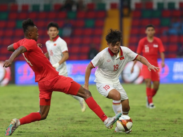BĐ Việt Nam Quốc Việt trở lại tập luyện cùng U23