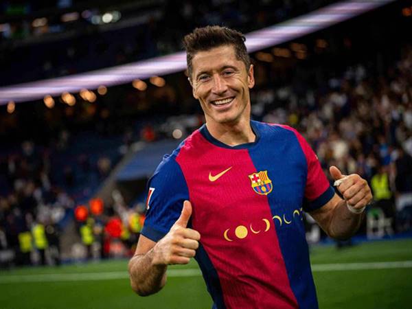 Tin Barca 10/11: Lewandowski bác bỏ ý định rời Barcelona