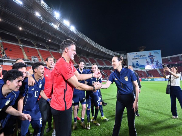 Tin bóng ngày: Madam Pang lên tiếng Thái Lan bứt phá FIFA